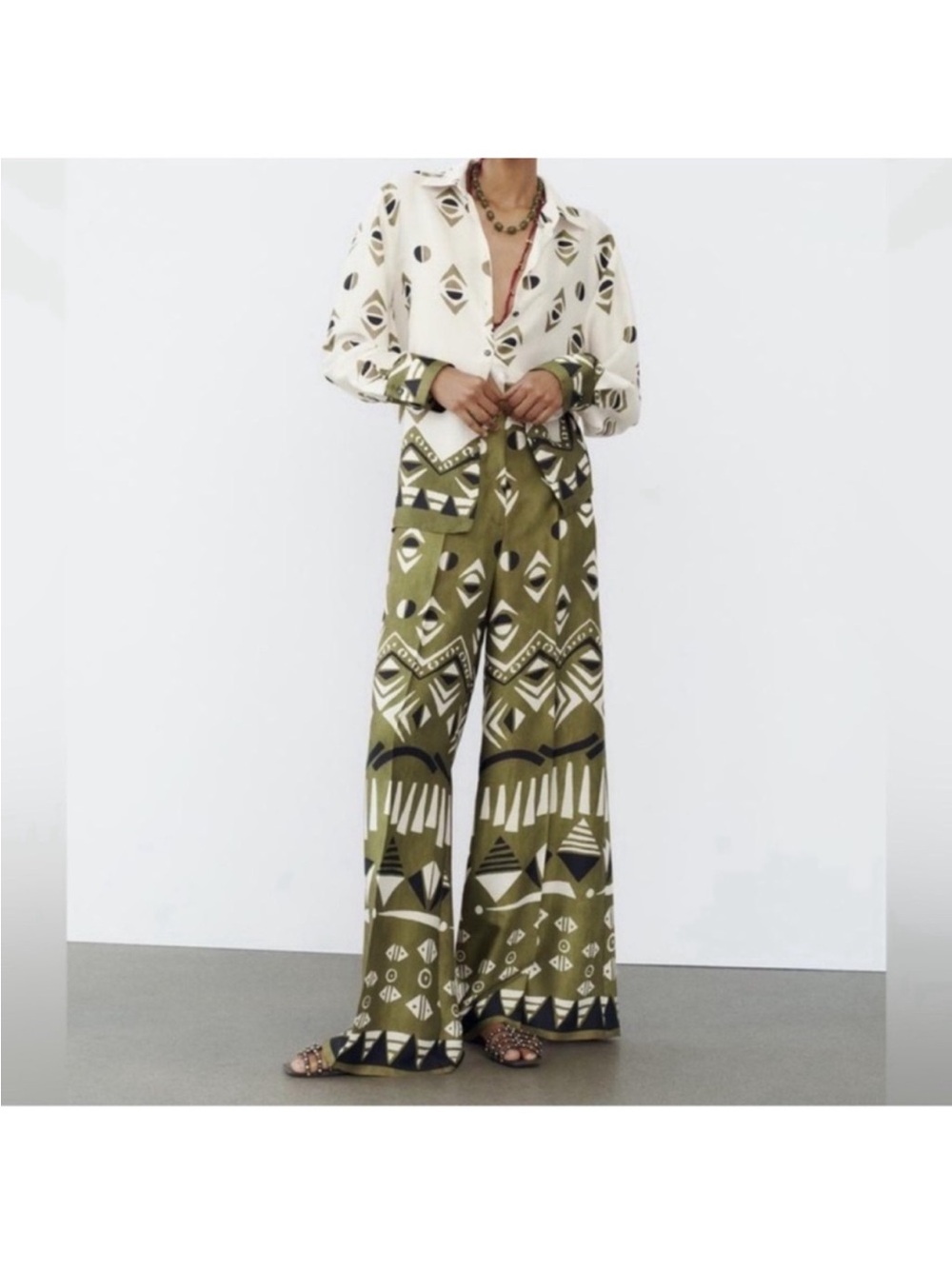 NWOT ZARA GEOMETRIC PRINT SATIN EFFECT WIDE LEG PANTS Size M